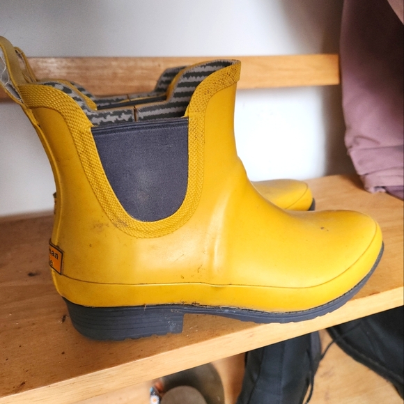 Women's Rugged Wellie Chelsea Boots - Picture 1 of 5
